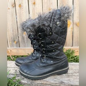 SOREL Tofino size 7.5 winter rain/snow fur lined lace up boots.